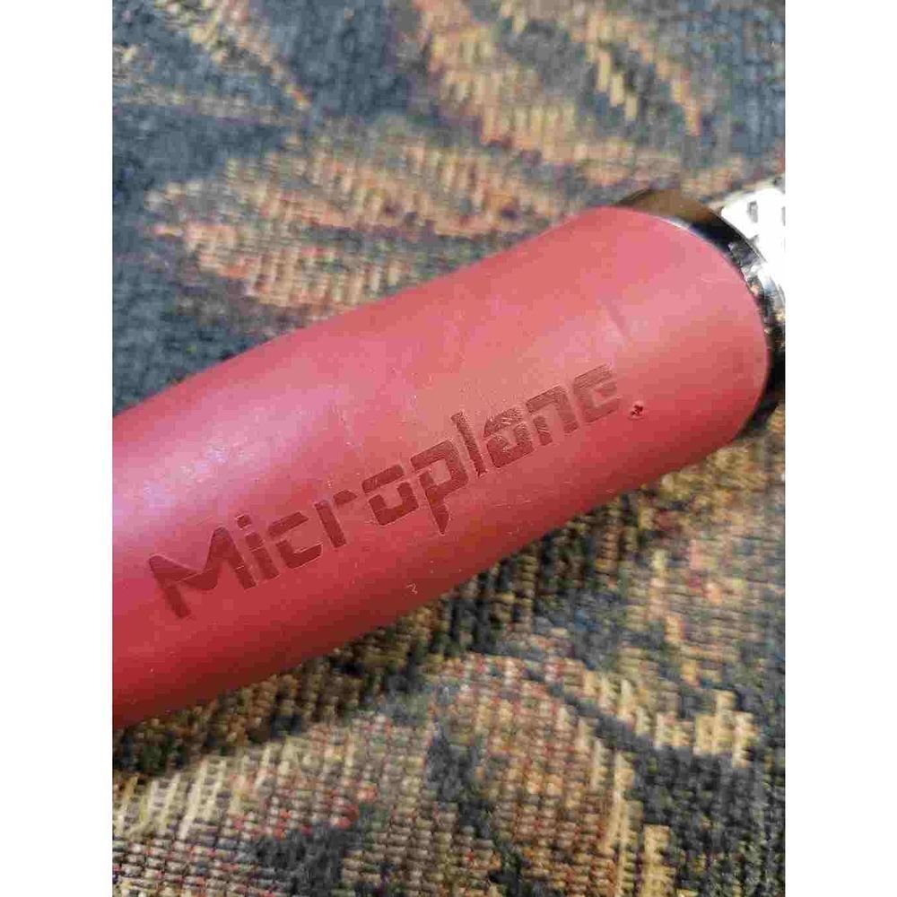 Microplane Classic Zester Grater- Red - Picture 2 of 4